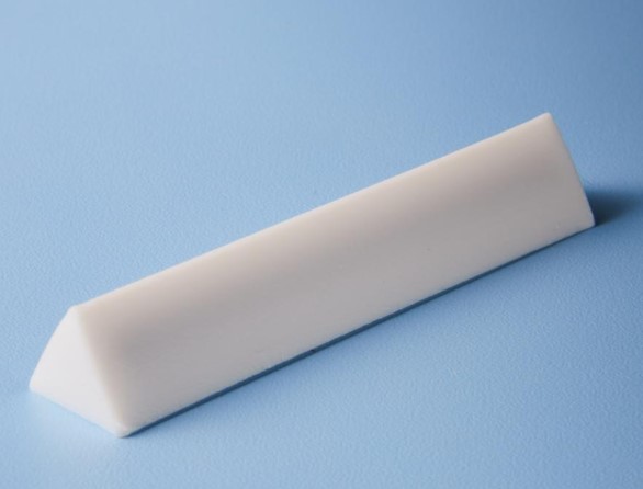 Miešadielko magnetické, trojuholníkové, PTFE