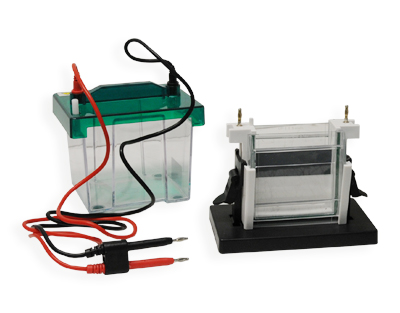 Vertikálny elektroforézny článok